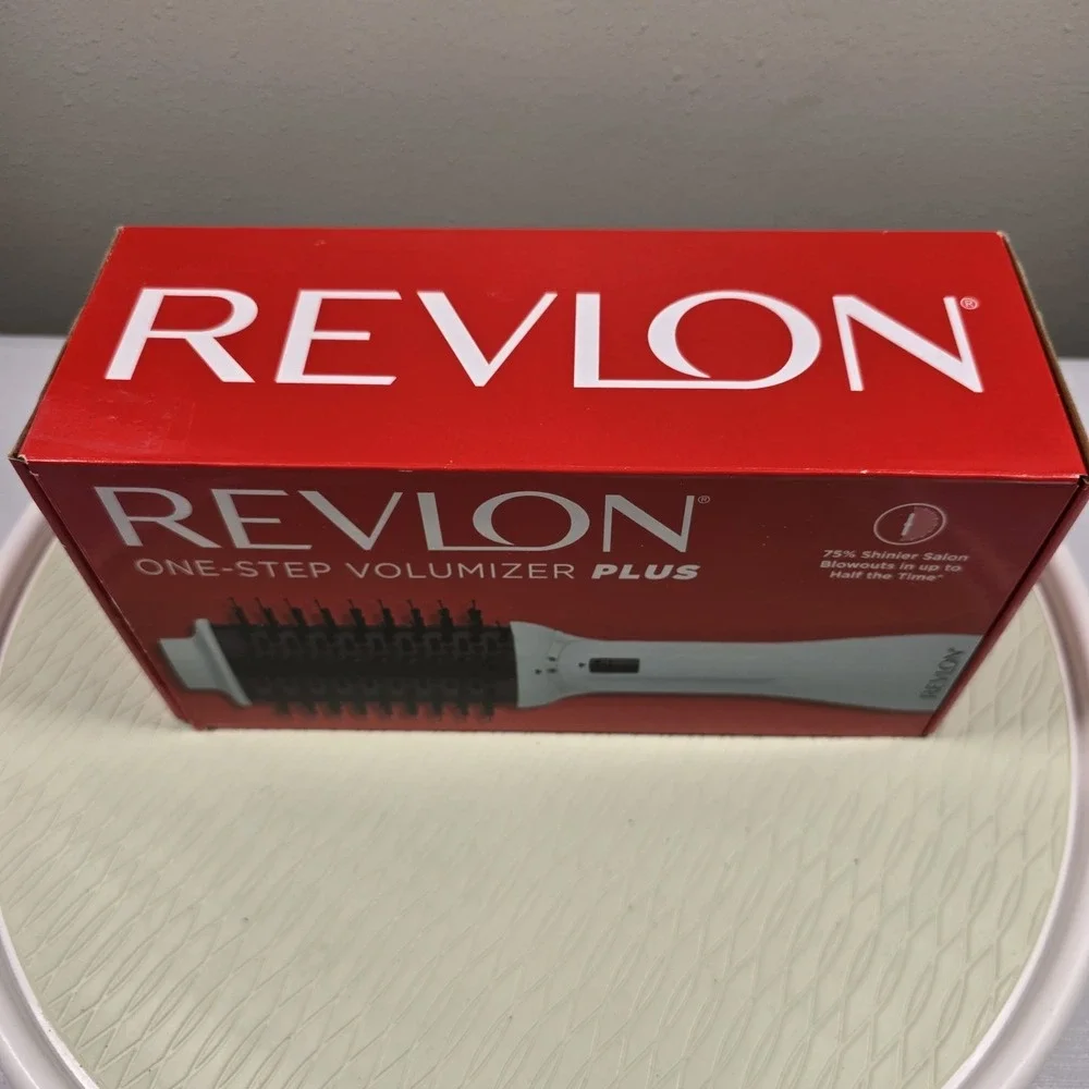 REVLON One‎ Step Volumizer Plus Lock-In Head Styling Versatillity Dry & Style